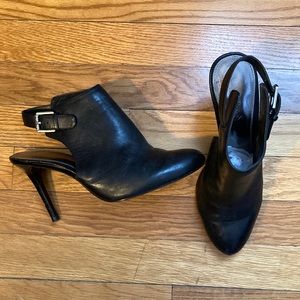 Black leather bootie’s